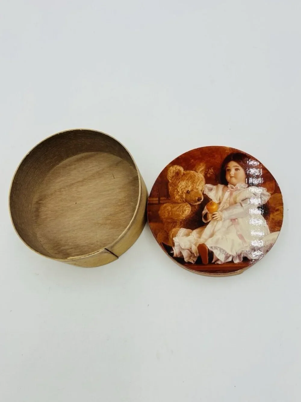 Vintage Imago Pixula West German Round Shaker-Style Decorative Box 5